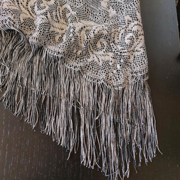 Gray  Sleeveless Lace Dress with Shaggy Hem Size 6 - Picture 4 of 5